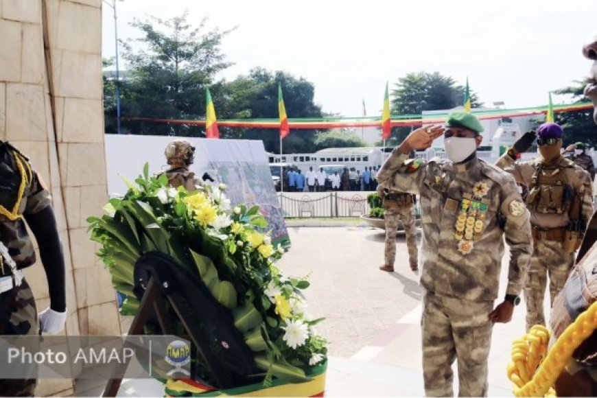 Dépôt d'une gerbe de fleurs au Monument de l'indépendance par le Chef de l'État : Moment de recueillement et de patriotisme