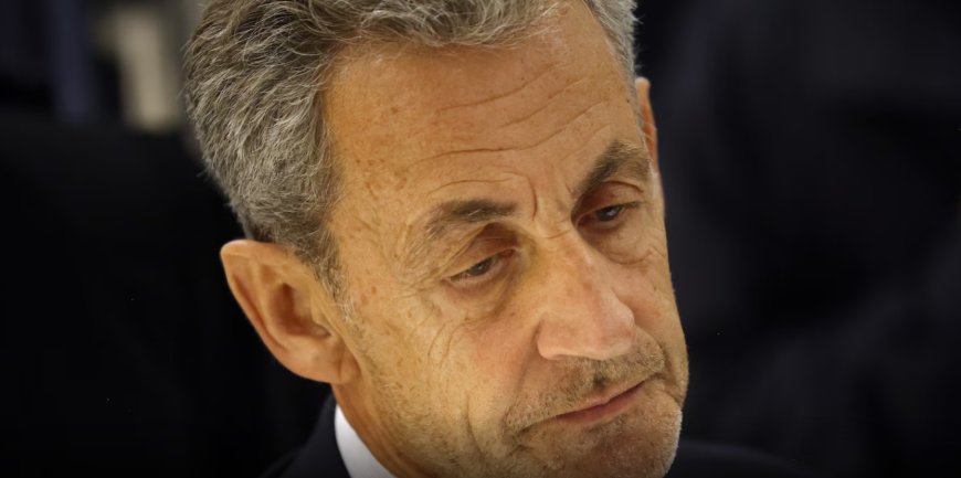 “Ce n'est pas le Club Med”: le quotidien “sans traitement de faveur” qui attend Nicolas Sarkozy en prison