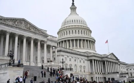 Blocage budgétaire aux États-Unis : Donald Trump annonce de premiers licenciements dans les services fédéraux
