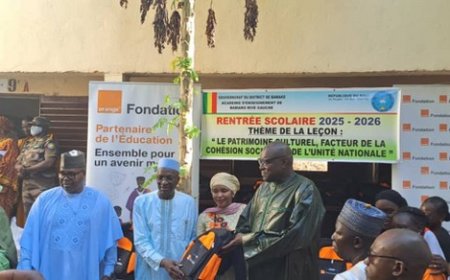 Rentrée Scolaire 2025-2026 : La Fondation Orange Mali Offre des Kits aux Élèves