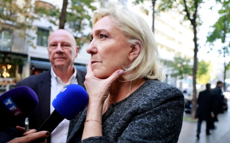 Marine Le Pen promet de “tout censurer” et veut soit une dissolution, soit une démission de Macron