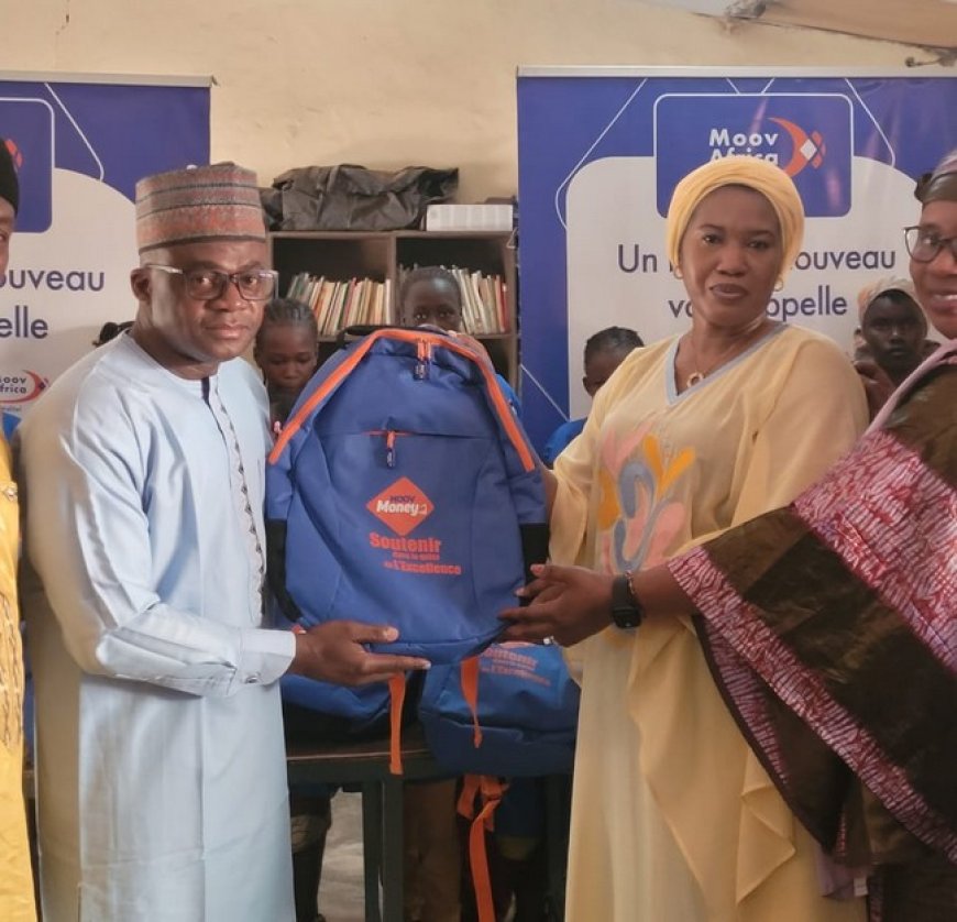 Rentrée scolaire : Moov Africa Malitel offre des kits scolaires aux élèves de l'école Mamadou Konaté