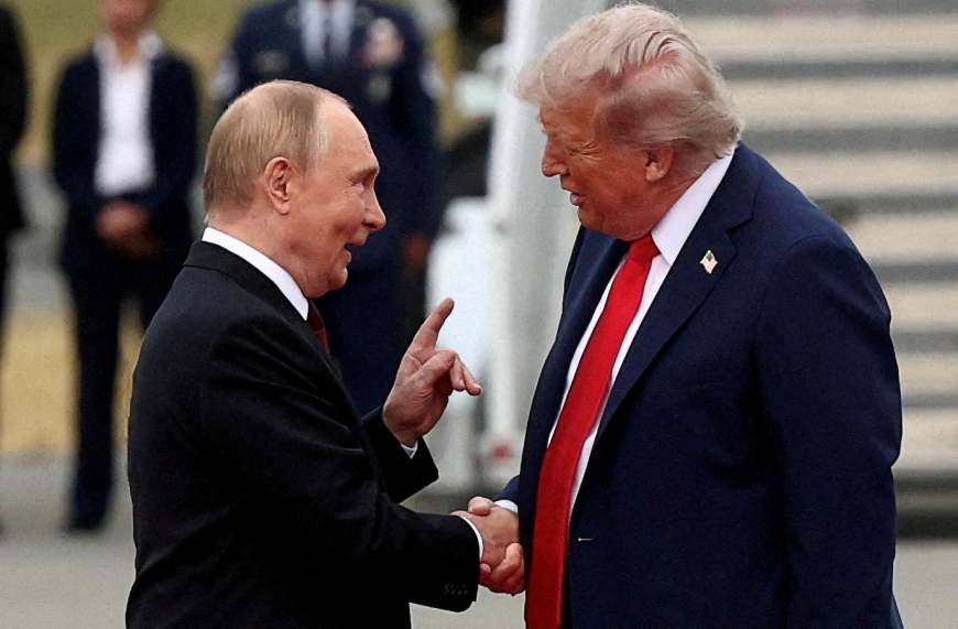 De “nombreuses questions” encore à régler avant une rencontre Trump - Poutine