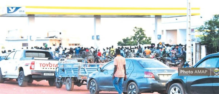 Pénurie de carburant : Les Bamakois unis face à l'adversité