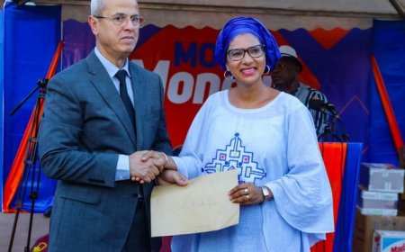 Mme Rose Bouzaid, marraine des enfants de l'UMAV et porte-parole des beneficiaires des dons
