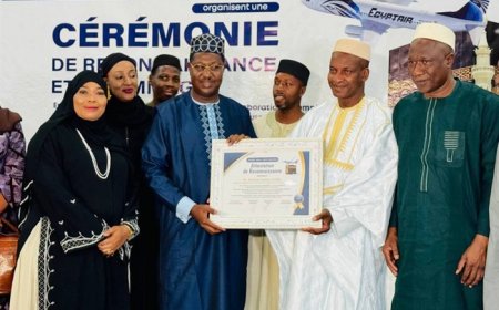 Pour ses efforts constants pour l’amélioration de l’organisation du pèlerinage : Dr Abdoul Fatah Cissé primé par la représentation de  EgyptAir au Mali