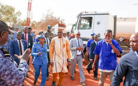 Crise des hydrocarbures : le Premier ministre mobilise les services pétroliers pour accélérer la distribution