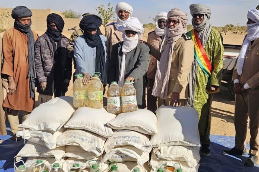 Kidal : Le gouverneur Gamou au plus près des populations