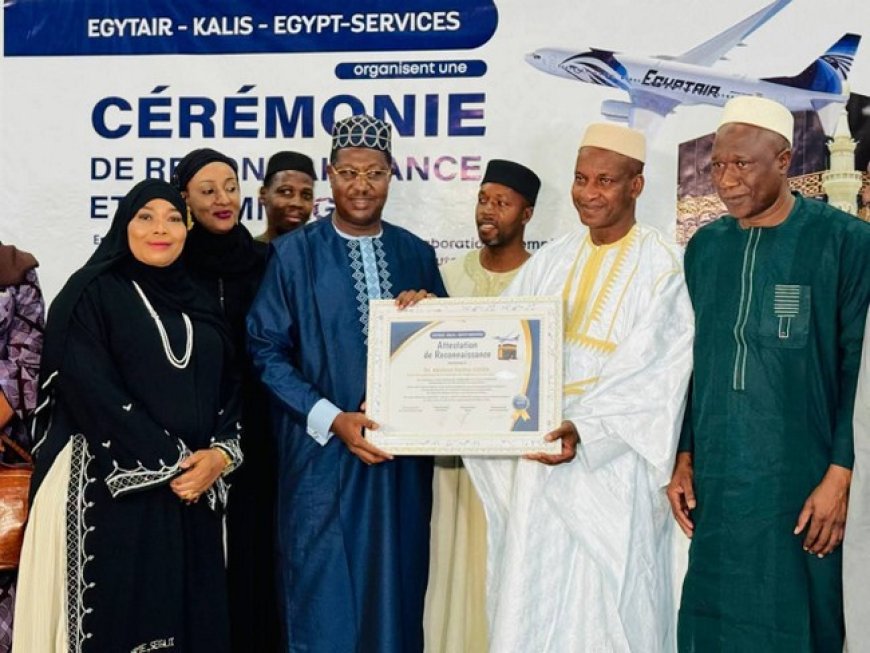 Pour ses efforts constants pour l’amélioration de l’organisation du pèlerinage : Dr Abdoul Fatah Cissé primé par la représentation de  EgyptAir au Mali
