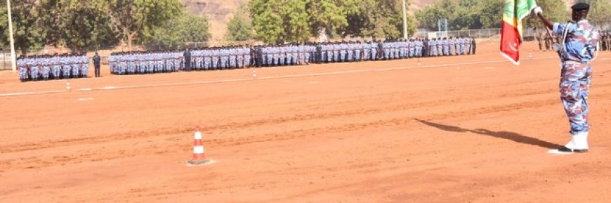 2e promotion des gardiens de paix : 999 nouveaux éléments de la police nationale présentés au drapeau