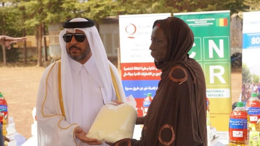 Le chargé d'affaires de l'ambassade du Qatar, Hamad Maazi Al-Shammari lors  de la distribution de vivres et de kits d'hygiène offerts par qatar charity