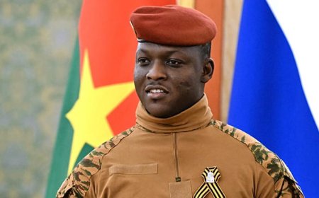 Burkina Faso : Traoré reçoit sa carte d’identité biométrique de l’AES