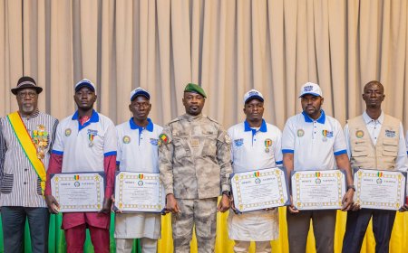 Remise de distinctions honorifiques : le Président GOÏTA honore les acteurs du secteur pétrolier