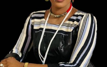 Fatoumata Coulibaly, dite Kaka Lakaré, une étoile montante de la musique malienne.
