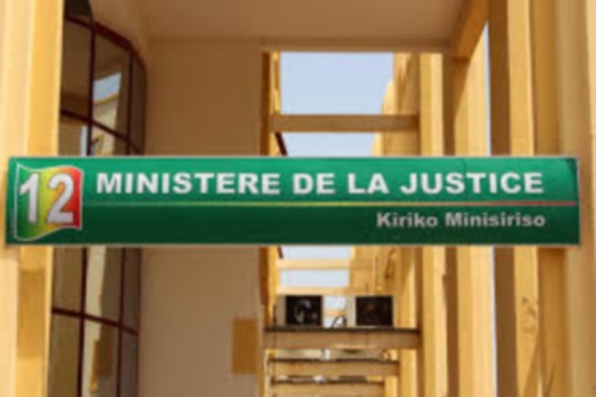 Ministère de la Justice et des Droits de l’Homme :  Les preux chevaliers honorés par le Chef de l’Etat !