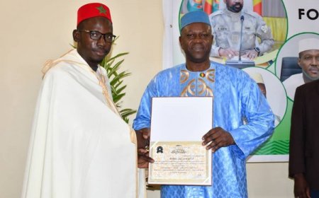 Formation des  imams au Maroc : Les récipiendaires de la 7e promotion reçoivent leurs diplômes