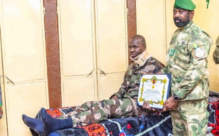 Polyclinique des armées de Kati : Le chef suprême des Armées au chevet des blessés de guerre