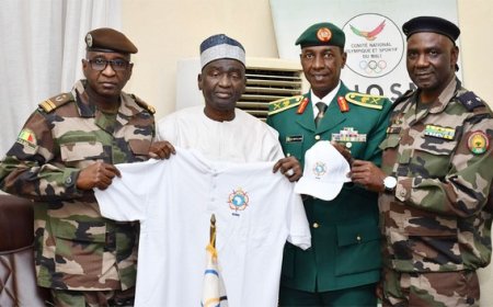 Sport militaire africain :  Le Général de division Maikanu Abdoulahi accueilli au Cnosm avec tous les honneurs !