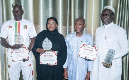 AIPS Awards 2025 à Rabat : L'AJSM présente  les prix aux lauréats maliens !
