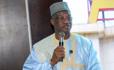 PMU Mali célèbre douze agents admis à la retraite lors d’une cérémonie solennelle à l’hôtel de l’amitié de Bamako