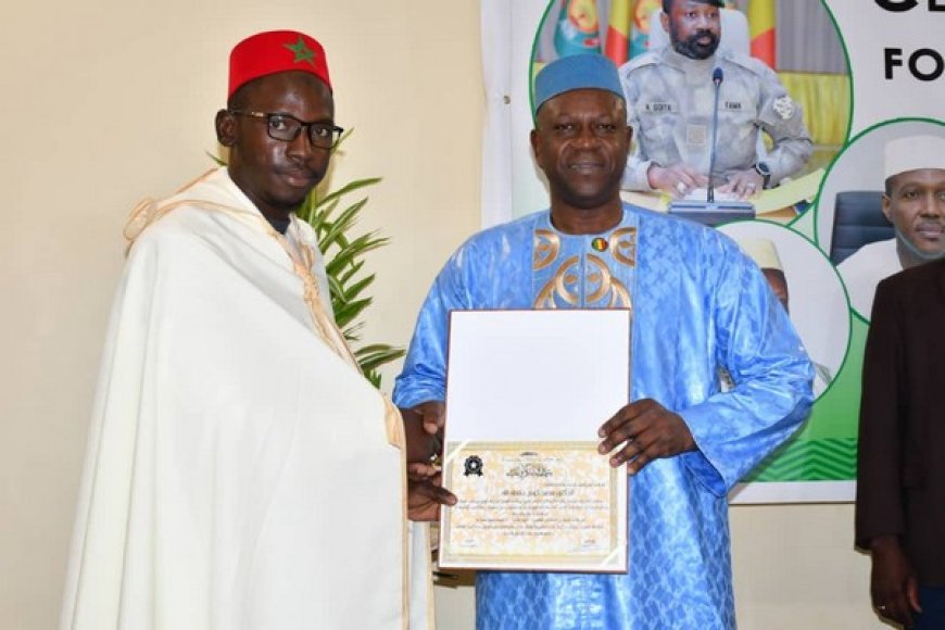 Formation des  imams au Maroc : Les récipiendaires de la 7e promotion reçoivent leurs diplômes