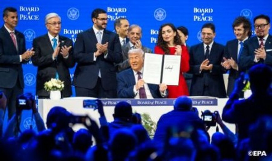 Sur instruction de SM le Roi Mohamed VI, Président du Comité Al-Qods, M. Nasser Bourita procède à Davos à la signature de la Charte constitutive du Conseil de Paix