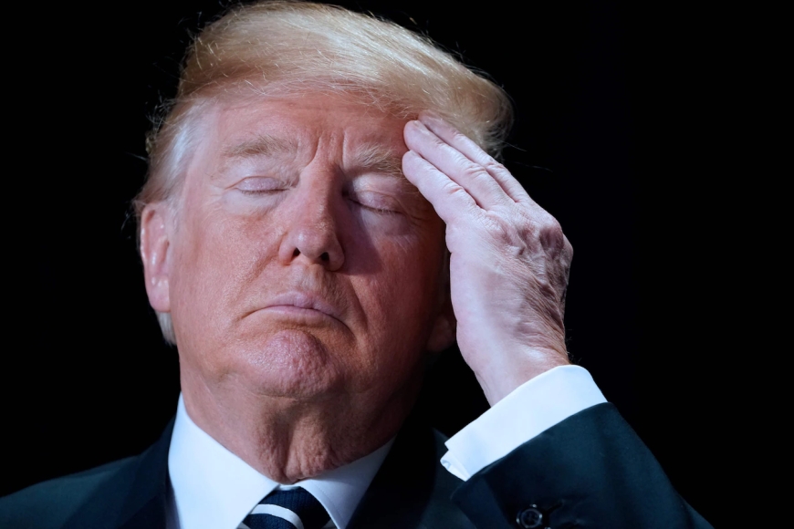 “Je ne dors pas, je m’ennuie”: Trump justifie son assoupissement en pleine réunion