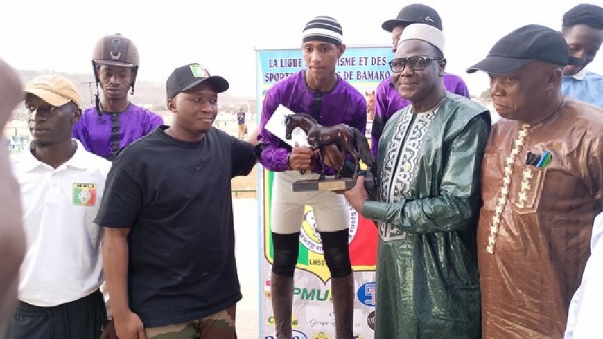 4e édition du Grand Prix Fête de l'Armée d’hippisme : le cheval 'Général Sadio Camara' survole la course des cracks