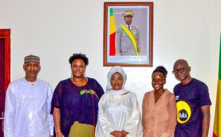 Prix IBIBI 2026 : Oumou Sall Seck reçoit le Directeur artistique de Yamarou Photo