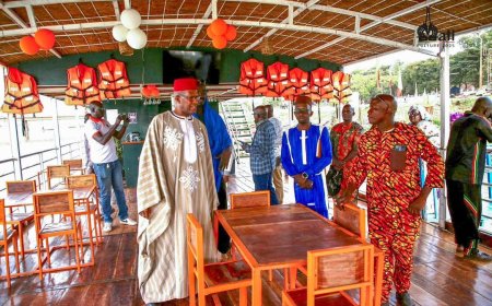 Culture et créativité : Mamou Daffé découvre l’espace artistique « ZEMEBA » à Bamako