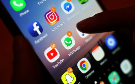 Meta et Google accusés d’avoir “fabriqué l’addiction” des enfants: un procès majeur s’ouvre à Los Angeles