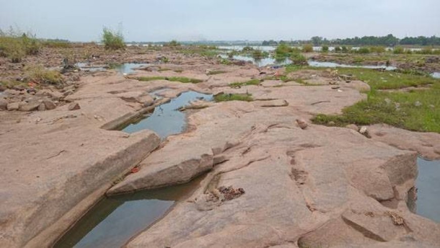 La période de décrue du fleuve Niger : Le bon moment pour curer et concasser les roches dangereuses
