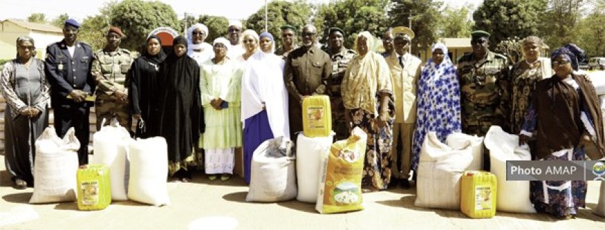 Œuvres sociales du Président de la Transition : 800 kits alimentaires offerts au camp de Kati et au Génie militaire
