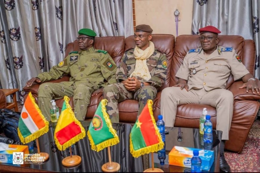 Feuille de route de l’An II de l’AES : les délégations ministérielles du Mali et du Niger à Ouagadougou