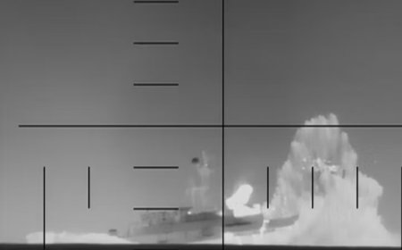 L’Iran promet de venger sa frégate coulée par les États-Unis et assure avoir touché un pétrolier américain