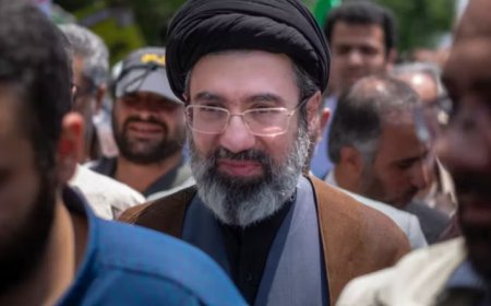 Mojtaba Khamenei choisi pour remplacer son père Ali Khamenei en tant que Guide suprême de l’Iran