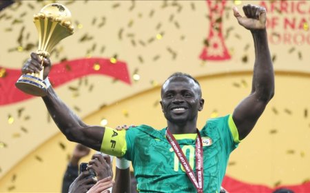 Le Sénégal présente le trophée de la CAN 2025 et organise un grand show festif au Stade de France