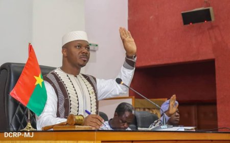 Le Parlement du Burkina Faso adopte à l’unanimité la Charte de la Révolution