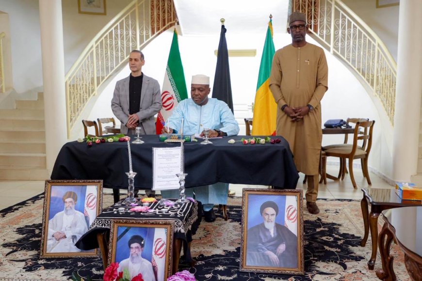Décès de l’Ayatollah Ali Khamenei : le Premier ministre Abdoulaye Maïga signe le livre de condoléances à l’ambassade d’Iran