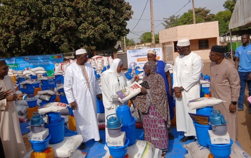 Solidarité : des dons d’une valeur d’un (01) milliard FCFA remis aux déplacés et sinistrés du bassin du Niger