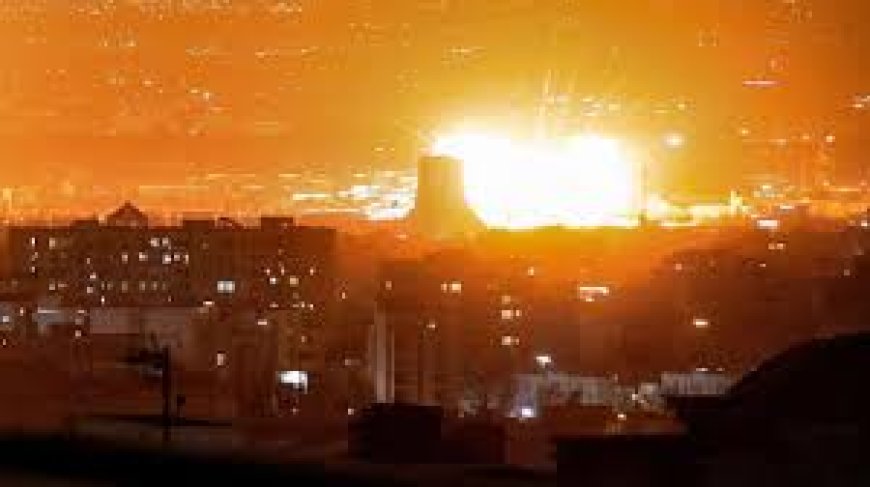 En Iran, les images impressionnantes après des frappes sur des dépôts de pétrole à Téhéran