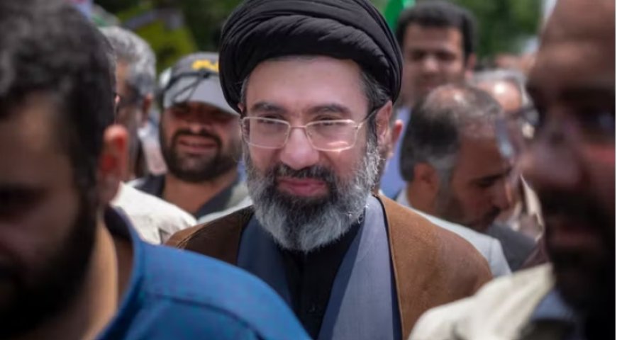 Mojtaba Khamenei choisi pour remplacer son père Ali Khamenei en tant que Guide suprême de l’Iran