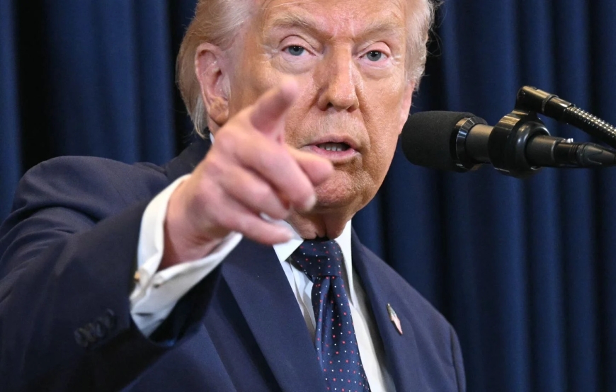 Trump change de ton en évoquant des "négociations" avec un "haut dirigeant" iranien