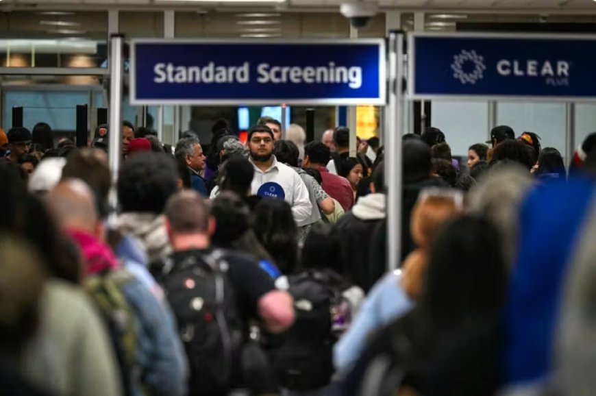 Shutdown et files d'attente : Trump envoie ICE dans les aéroports