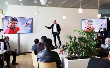 Visite de l'AIPS au siège de l'UEFA à Nyon : Des discussions révélatrices sur les idées reçues en médecine et les technologies d'arbitrage ont constitué les points forts de cette visite
