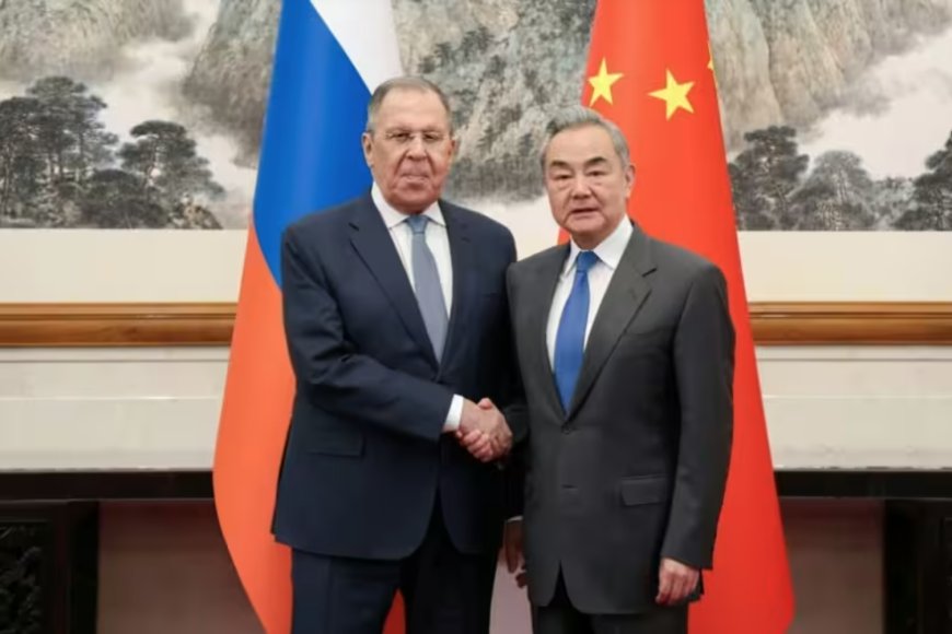 Lavrov fustige à Pékin les "jeux très dangereux" de Washington et ses alliés en Asie