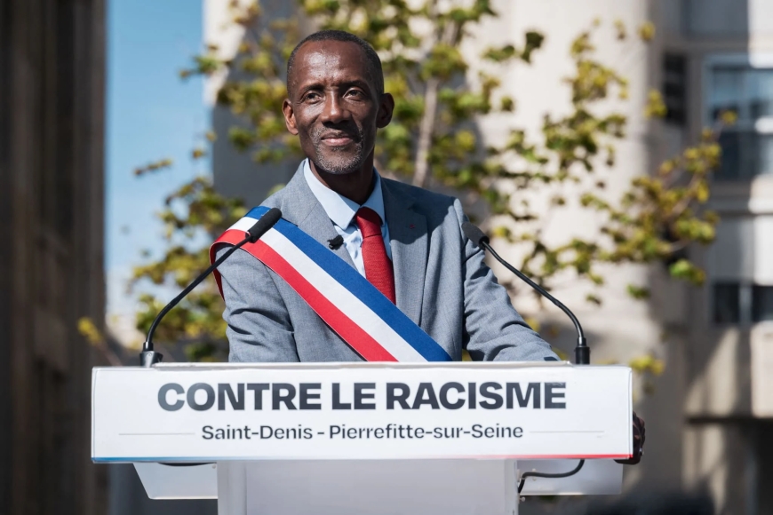 Bally Bagayoko remercie Emmanuel Macron pour son soutien face aux attaques racistes, et pointe les insuffisances de l'État