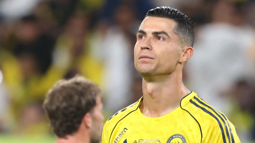 « C. Ronaldo a cessé de me suivre sur Instagram parce que j'ai dit que Messi était meilleur », révèle cette légende du foot anglais