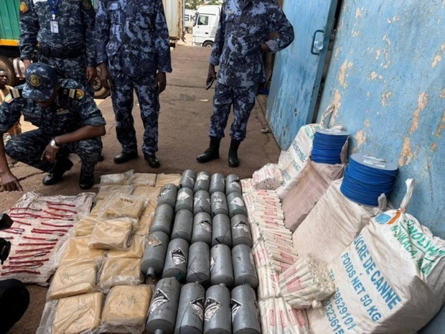 Bamako : 1 650 bâtons d’explosifs et 23  bonbonnes de mercure  interceptés par  les Douanes.