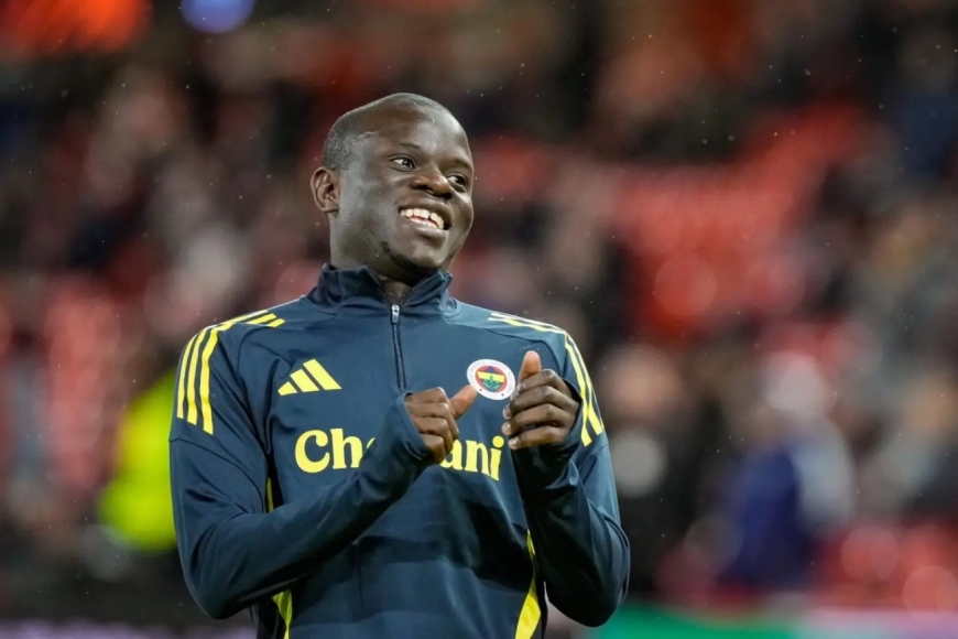 N’Golo Kanté régale les joueurs de son club en Belgique